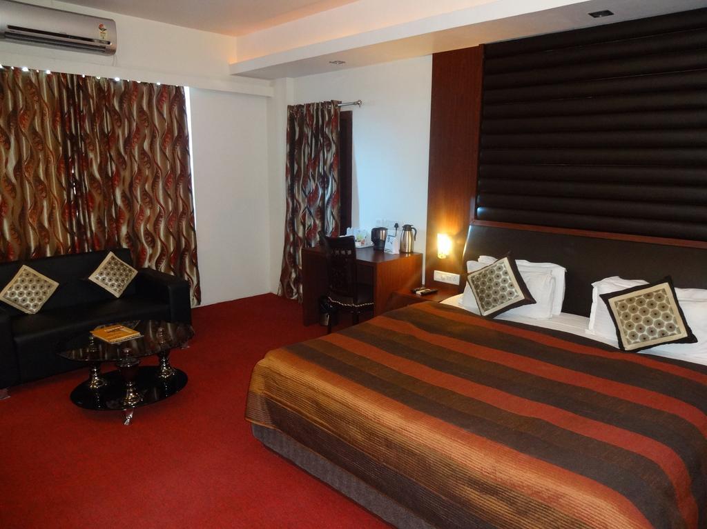 Hotel Avn Grand Ranchi Buitenkant foto